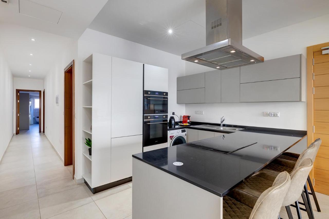 Luxe Apartment With Valletta And Harbour Views Sliema Exterior foto